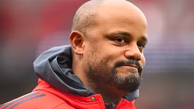 Vincent Kompany w szpitalu. Max Eberl mówi o tygodniach, nie dniach