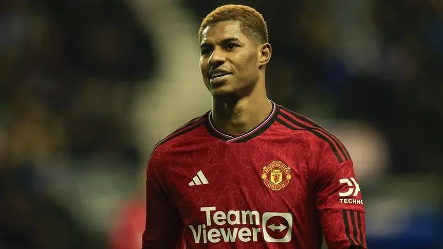 Marcus Rashford wraca do Manchesteru United po powrocie z Barcelony