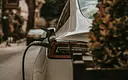 Jak samochody elektryczne zmieniają codzienną jazdę w Polsce