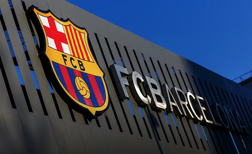Barcelona opóźnia powrót na Camp Nou