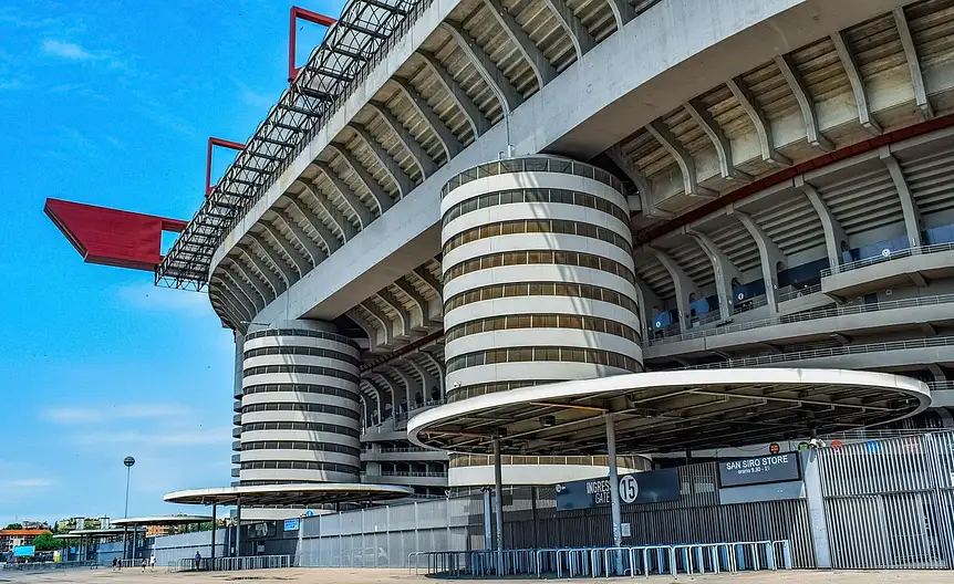 Milan i Inter kupują San Siro za 200 mln euro